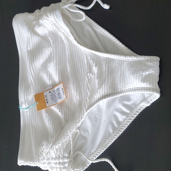 Kona Sol White Bikini Set - Picture 7 of 12